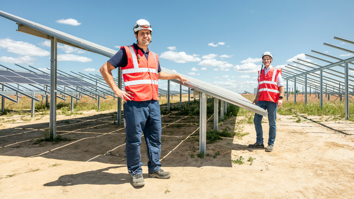 EnBW baut bei Werneuchen in Brandenburg einen großen Solarpark ohne Förderung. Stefan Lederer und  Thorsten Joerss gehören zum Team.