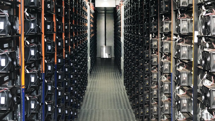 Speicher sind vielseitig: Primärregelleistung, Lastspitzenkappung, Intraday-Handel.