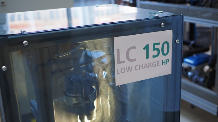 Die am Fraunhofer ISE entwickelte Wärmepumpe LC150 setzt auf das klimafreundliche Kältemittel Propan.