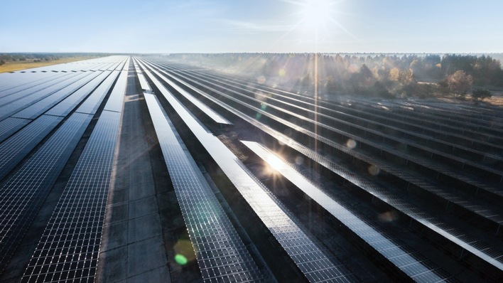 Der Solarpark Templin Groß-Dölln steht bereits und produziert Solarstrom.