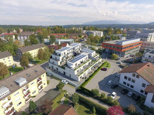 Dieses Mehrfamilienhaus in Traunstein wird weitgehend solar versorgt.