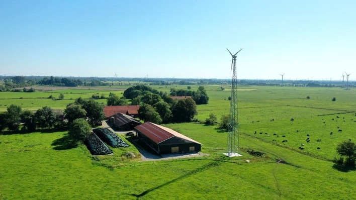 Das Video zeigt die wichtigen Schritte über Planung, Genehmigung und Installation einer Kleinwindkraftanlage.