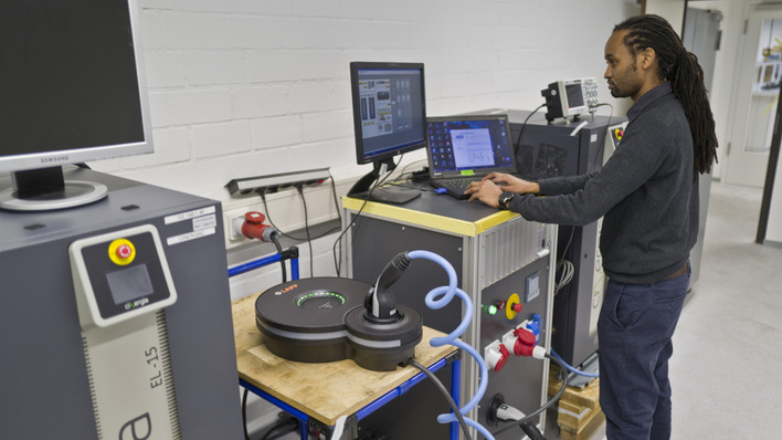 Im neuen Testzentrum werden die Kabel auf Herz und Nieren geprüft.