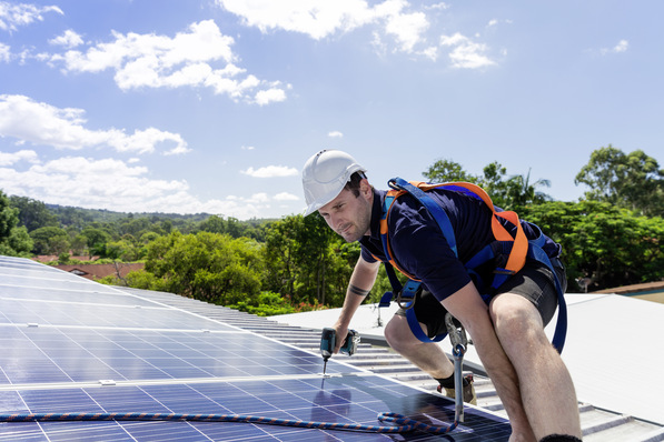 Die Ansprüche an Gestellsysteme werden immer größer. ­Neben schneller und unkomplizierter Montage ist die einfache­­ ­Planung entscheidend. 