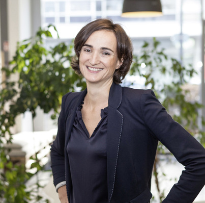 Aurélie Alem﻿any  ist seit Oktober CEO von Senec in Leipzig. Die Bretonin hat Verfahrenstechnik studiert und sammelte erste Führungserfahrung in der chemischen Industrie. Seit 2011 ist sie in der Energiebranche tätig. In den vergangenen fünf Jahren wirkte sie bei der Yello Strom GmbH in Köln, zuletzt als Geschäftsführerin. In dieser Zeit trieb sie unter anderem die Einführung der agilen Zusammenarbeit sowie die Digitalisierung und Automatisierung der Vertriebsprozesse voran. Als Geschäftsführerin verantwortete sie den Aufbau der E-Mobilitätsservices und des Solargeschäfts bei Yello. Sie trieb die Verzahnung der Vertriebsmarken EnBW, Yello und Senec maßgeblich voran. Bei Senec teilt sie sich die Aufgaben mit dem Geschäftsführer und CFO Thomas Augat und den weiteren Mitgliedern der Geschäftsleitung. Als CEO ist sie Sprecherin der Geschäftsführung von Senec.