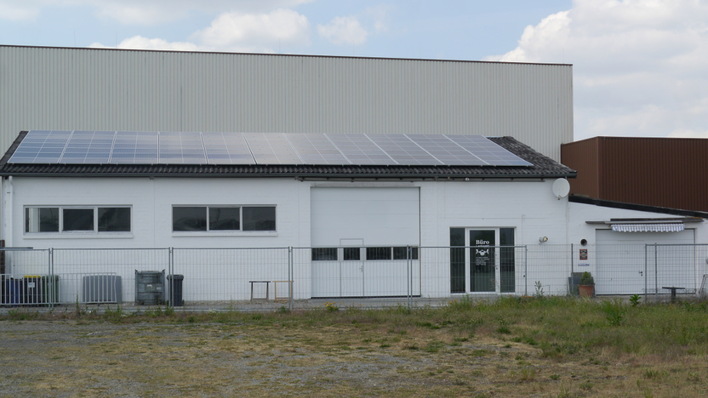 Diese Dachanlage (57,75 Kilowatt) in NRW steht zum Verkauf.