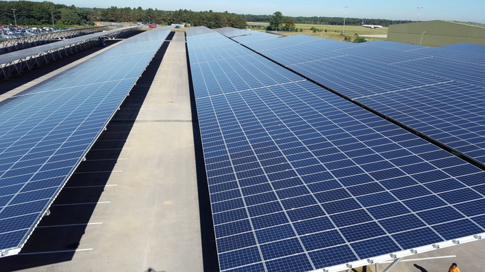 Schletter hat sich eine funktionierende internationale Lieferkette aufgebaut. Das sichert den Abschluss von Projekten ab.