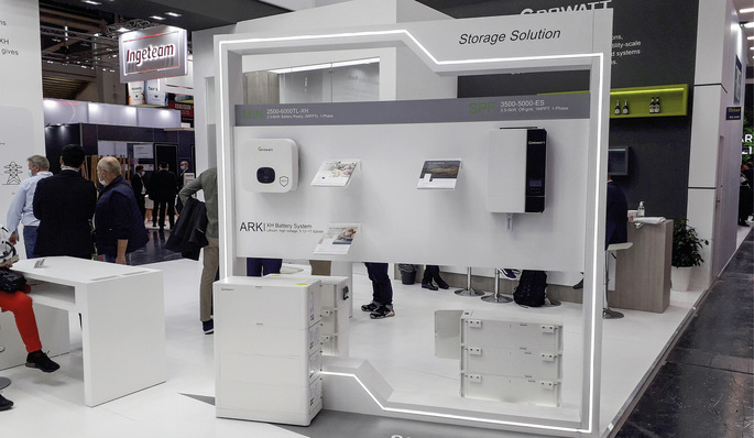 Chinesische Anbieter wie Growatt zogen in München mit neuen Speichersystemen nach.