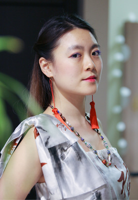 Die Gründerin von Art by Physicist, Kitty Yeung, ist Ingenieurin und hat in Physik promoviert.