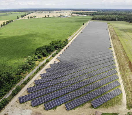 Der Rückbau der Photovoltaikanlage nach 20 Jahren ist schon eingeplant. Bis dahin kann sich die Fläche für die spätere ­landwirtschaftliche Nutzung regenerieren.