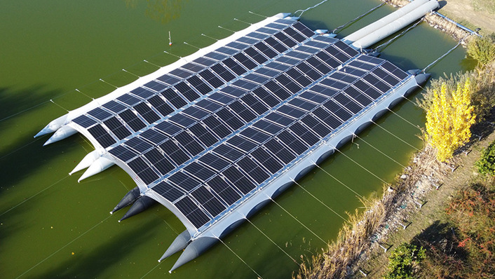 Gömbhal nennt SPB Sonne sein neues schwimmendes Solarsystem. Das ist ungarisch und bedeutet Kugelfisch.