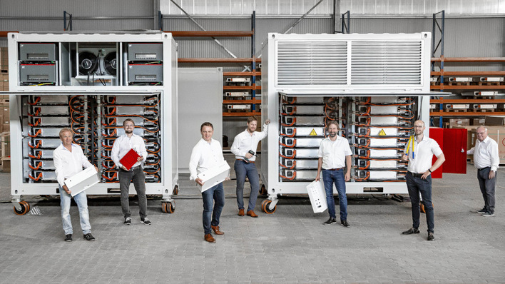 Fenecon-Chef Franz-Josef Feilmeier (Bildmitte) mit seinem Vertriebsteam.