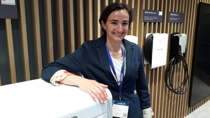 Aurélie Alemany ist CEO des Leipziger Speicheranbieters Senec. Hier präsentiert sie in München den neuen Home 4.