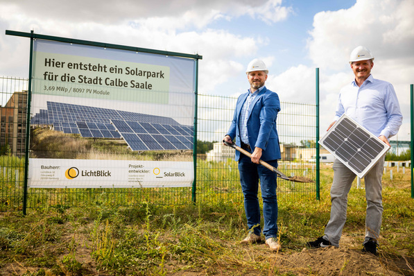 Spatenstich für die Solaranlage in Calbe an der Saale.