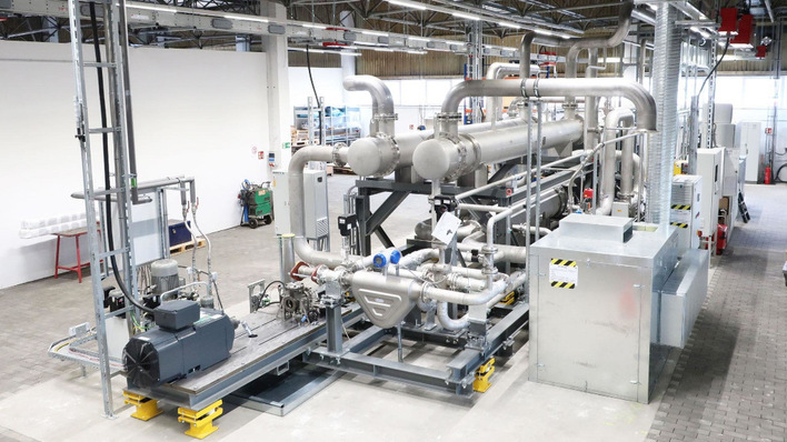 Mit dieser Wärmepumpenanlage erreichen die Entwickler des DLR schon Temperaturen von etwa 300 Grad Celsius. Mit Argon als Arbeitsmedium sind sogar über 400 Grad Celsius möglich.