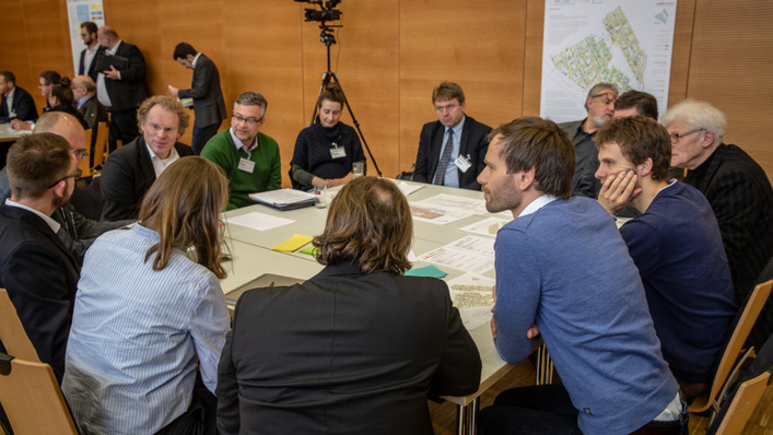 Ganz nah dran: In den Praxisforen bekommen die Teilnehmer nicht nur Berichte aus der Praxis. Sie können auch direkt bei den Referenten ihre Fragen loswerden.