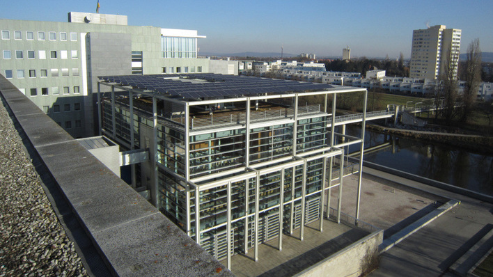 So wie das Landhaus in St. Pölten müssen auch alle neuen Wohngebäude eine Solaranlage tragen, wenn die Bauherren eine Förderung haben wollen.