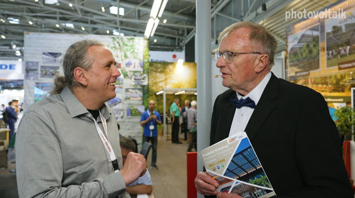 Dr. Merkle (rechts) im CEO Talk mit Heiko Schwarzburger von der photovoltaik.