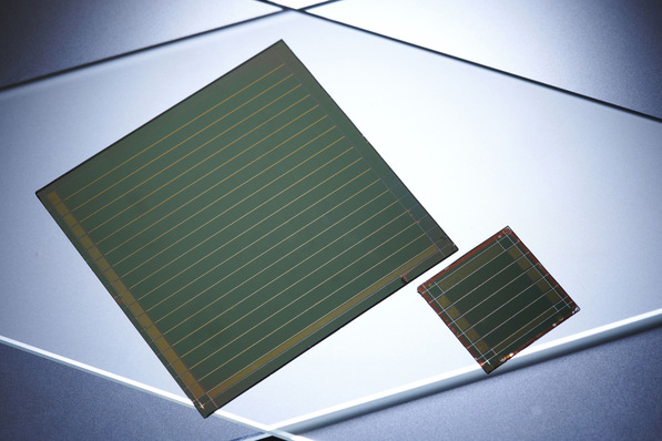 Mit Unterstützung von KI-Methoden wollen die Forscher die Prozesse für effiziente Perowskit-Solarzellen verbessern.