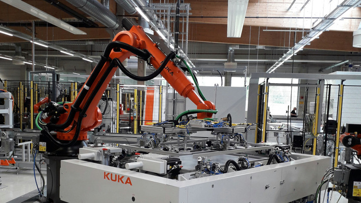  Deutschland braucht eine starke Solarindustrie, wie es die Automobilindustrie und andere Branchen braucht.