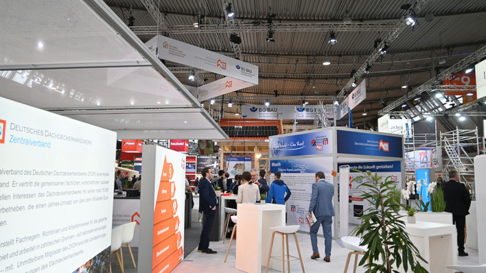 Unmittelbar nach der Eröffnung war die Messe von Dachdeckern gut besucht.