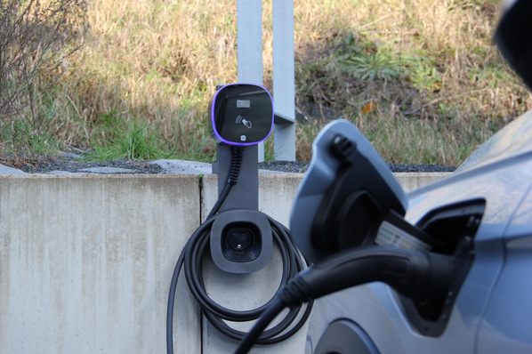  Die Lösung von Lade besteht aus einer KI-basierten Cloud-Plattform und einem Hardware-Controller.