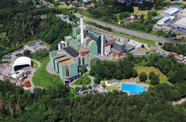 Der Blick einer Drohne auf das 
Müllheizkraftwerk Korzert.