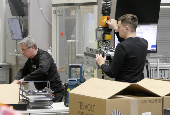 Die Produktion von Tesvolt in Wittenberg läuft auf Hochtouren.