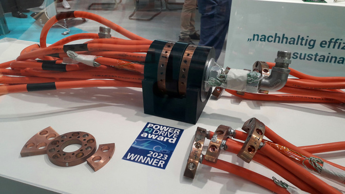  Dieser Ladestecker von Paxos kann mehrere Megawatt ins Fahrzeug pumpen. Er gewann den Award 2023.