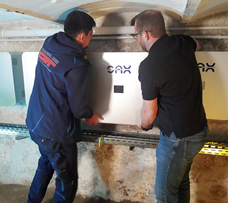  Beim Kunden vor Ort: Die Installation dauert keine zehn Minuten.