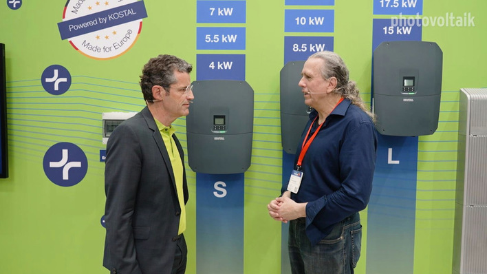 Frank Henn von Kostal Solar Electric (links) gab uns bereitwillig Auskunft.