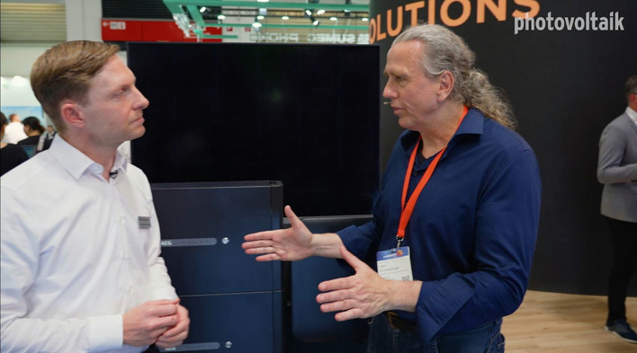 Conny Axel Hulverscheidt (links) ist CTO von Solar Solutions. Er stand uns Rede und Antwort.