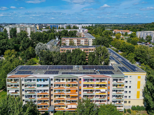 Mieter in Berlin Marzahn in mehr als 800 Wohnungen erhalten Zugang zu solarer Stromversorgung.