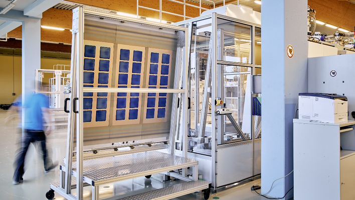 Blick in das neue Solarwerk von Oxford PV in Brandenburg an der Havel.