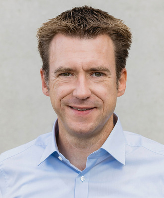 Bernhard Beck ist Geschäftsführer von Libreo. Er kommt ­ursprünglich aus der Photovoltaik. Er hat Belectric gegründet und jahrelang erfolgreich geführt, bevor er sich der Elektro­mobilität angenommen hat.