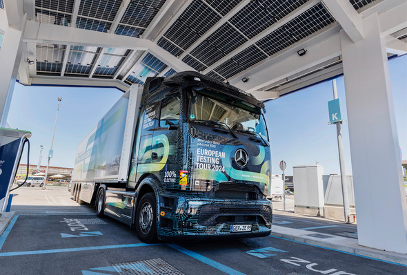 Wenn der Schwerlastverkehr in Europa auf batterieelektrische Antriebe umgestellt ­werden soll, muss dringend eine passende Ladeinfrastruktur aufgebaut werden.