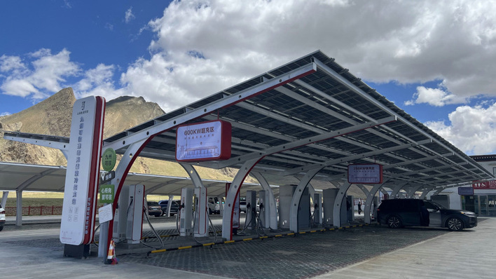 Die Station soll die E-Autos von Touristen am Mount Everest versorgen.