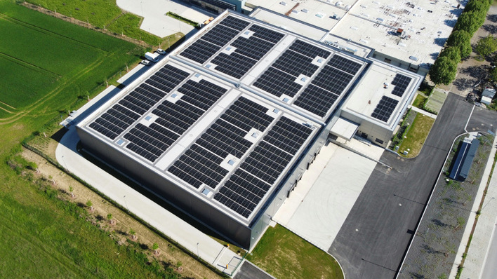 Diese Anlage auf dem Dach der Firma Klocke Verpackungs-Service in Weingarten leistet 600 Kilowatt. Mehr als 90 Prozent des Stroms werden im Unternehmen verbraucht.