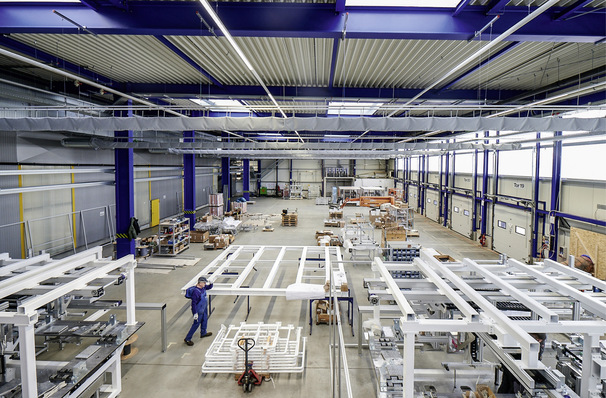 Derzeit wird bei Meyer Burger im sächsischen Werk die dritte Modullinie aufgebaut.