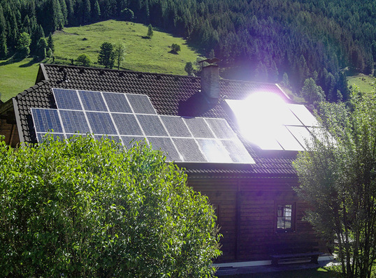 Blendung durch Solarmodule muss der Nachbar unter Umständen hinnehmen.