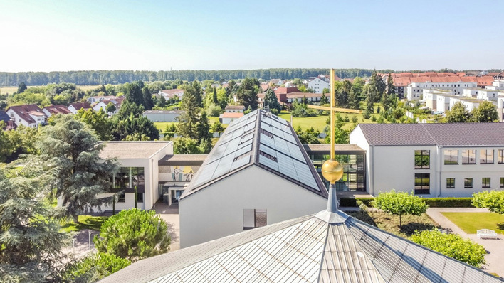 Die Schöpfung bewahren und Eigenstrom produzieren: die neue Solaranlage auf dem Priesterseminar in Speyer.