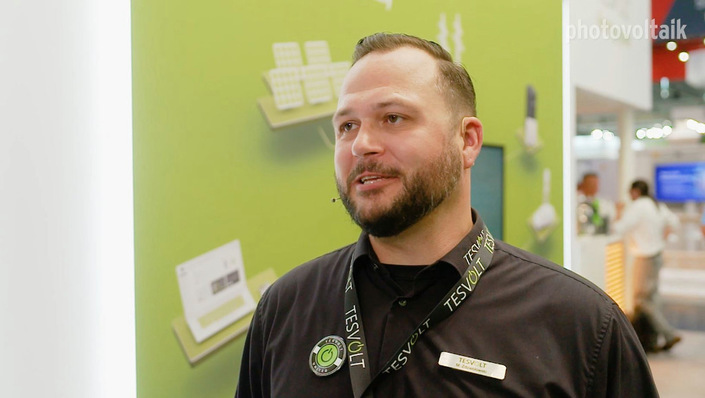 Mathias Zdzieblowski ist bei Tesvolt für die technischen Schulungen der Installateure zuständig.