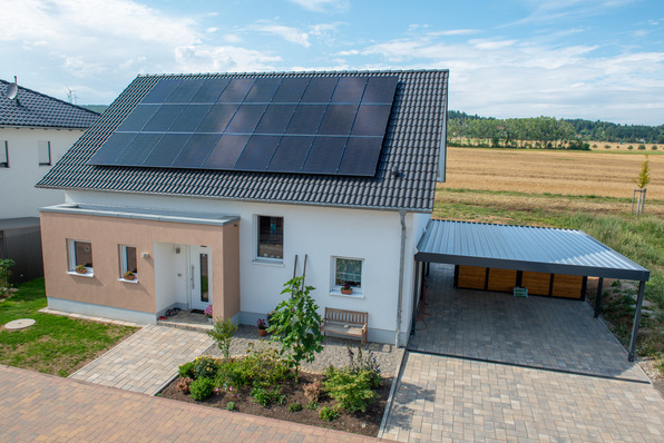 Neue Wohngebaude sollen künftig mit Solaranlage geplant und gebaut werden.
