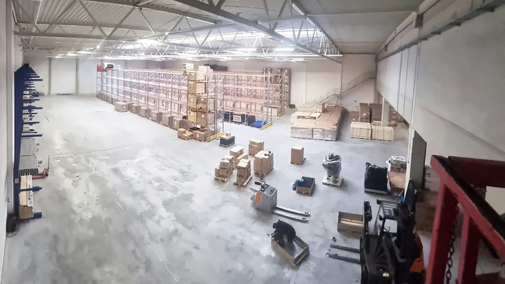 Das neue Lager von Gridparity bei München wird zum Sitz des Unternehmens erweitert.