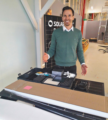 Ein Solarmodul besteht aus vielen Komponenten. Gregor Kuschmann und sein Team haben jedes Detail geprüft und optimiert, um den Carbon Footprint zu senken.