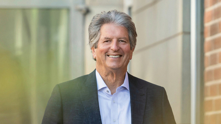 Martin Green ist Professor für Solartechnik an der University of New South Wales (UNSW) in Australien. Seit Mitte der 1970er Jahre entwickelt er neue Technologien für Solarzellen und Module.