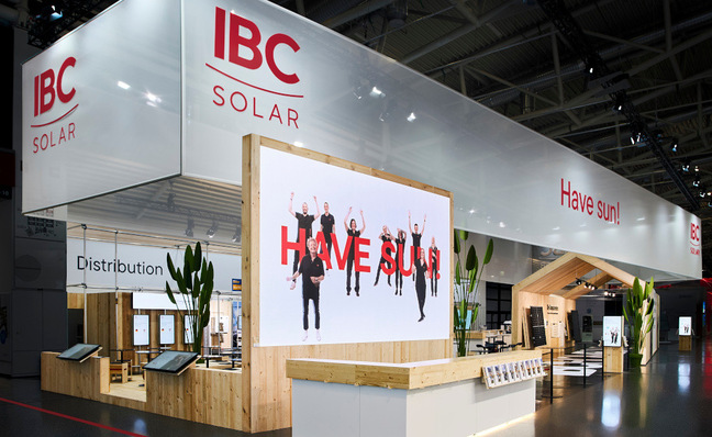Zur Messe in München zeigt IBC Solar spannende Innovationen für die Installateure.