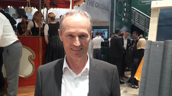 Ludwig Schletter hat die Firma SL Rack gegründet und führt ihre Geschäfte.