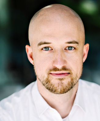 Marius Schondelmaier
ist Co-CEO und Mitgründer von Bees & Bears aus ­Berlin. ­Gemeinsam mit Co-Gründer Jakob von ­Egidy führt er das 2023 gegründete Unternehmen. ­Schondelmaier verantwortet die Bereiche Produkt, ­Vertrieb und operative Umsetzung. Sein Partner kümmert sich um die Finanzierung und Risiko­steuerung.