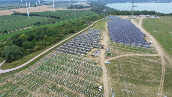 Der Solarpark befindet sich unmittelbar an der früheren innerdeutschen Grenze.